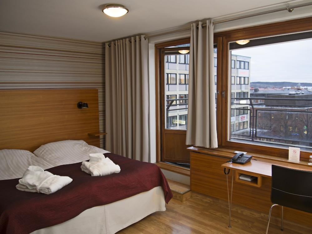 Western Malmia Hotel